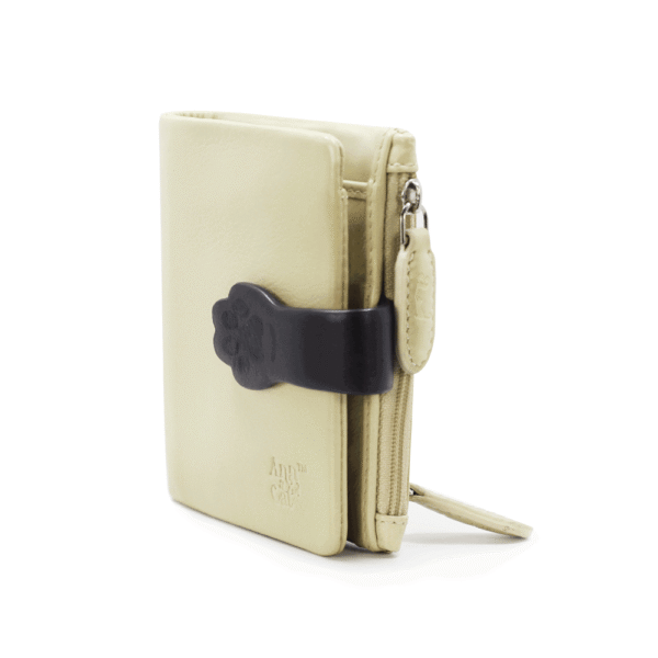 Paw Wallet 01 LATCH ON